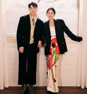 Sau Chia Tay, Chúng Tôi Gặp Lại Trên Sóng Trực Tiếp